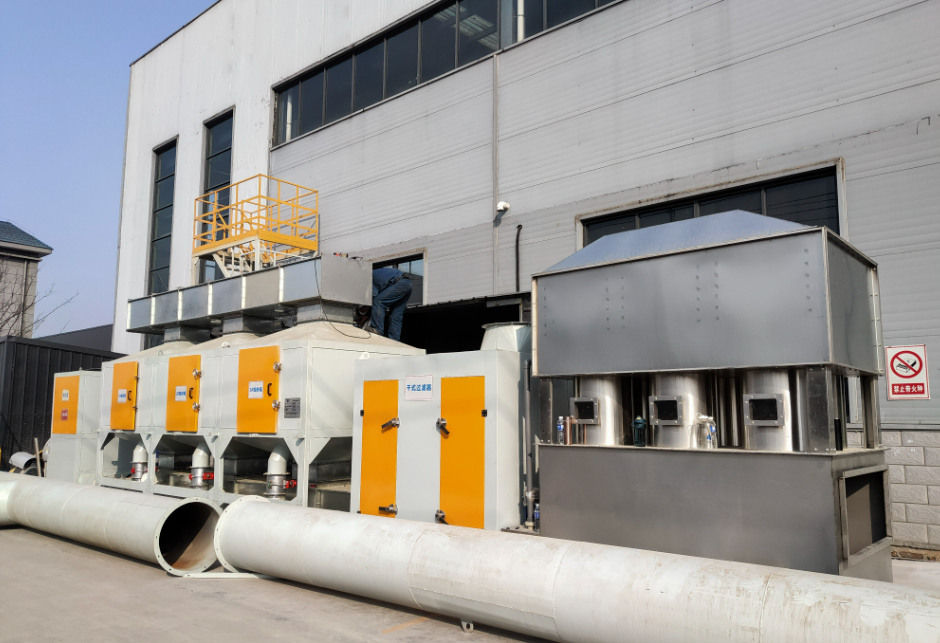 樸華科技催化燃燒設(shè)備在石化企業(yè)安裝現(xiàn)場(chǎng)
